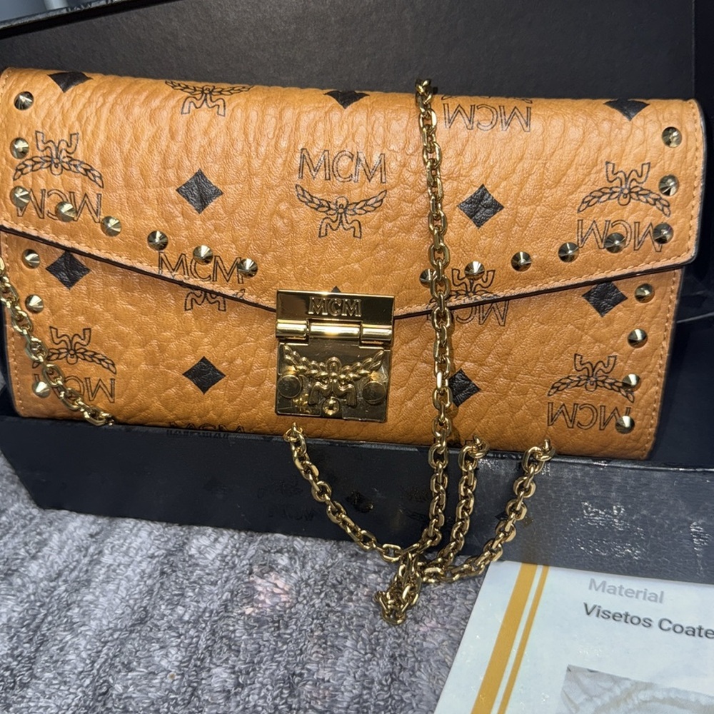 Preloved MCM Patricia visetos cognac wallet on chain excellent 7x4” box n COA - Picture 3 of 14
